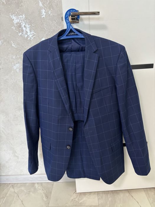 Продается мужской костюм двойка.