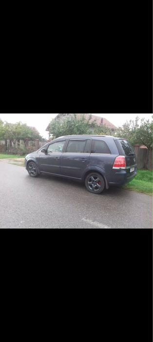 Vând Opel Zafira B