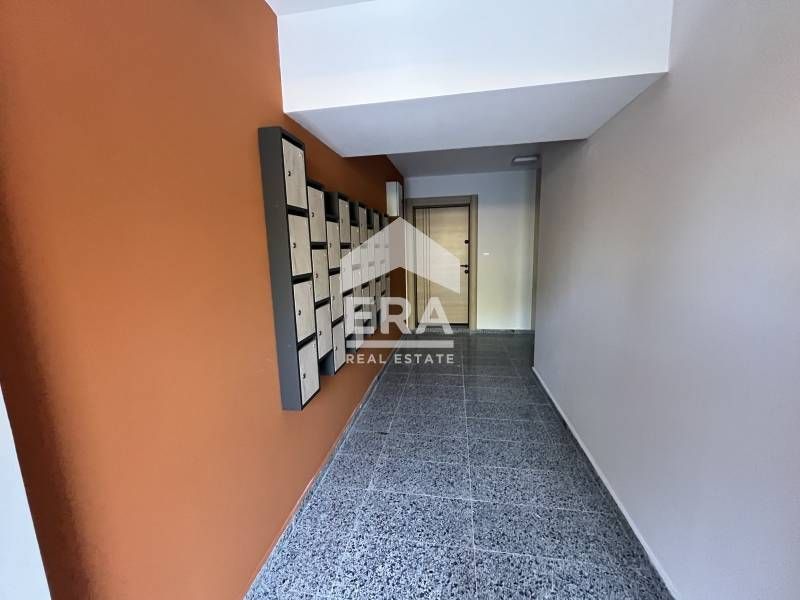 Продава се Четиристаен апартамент в Варна, Възраждане 1 - 174 кв.м за 821 €/кв.м - Снимка #4