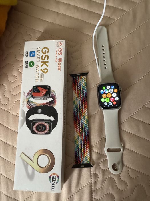 Продается часы С двумя ремешками