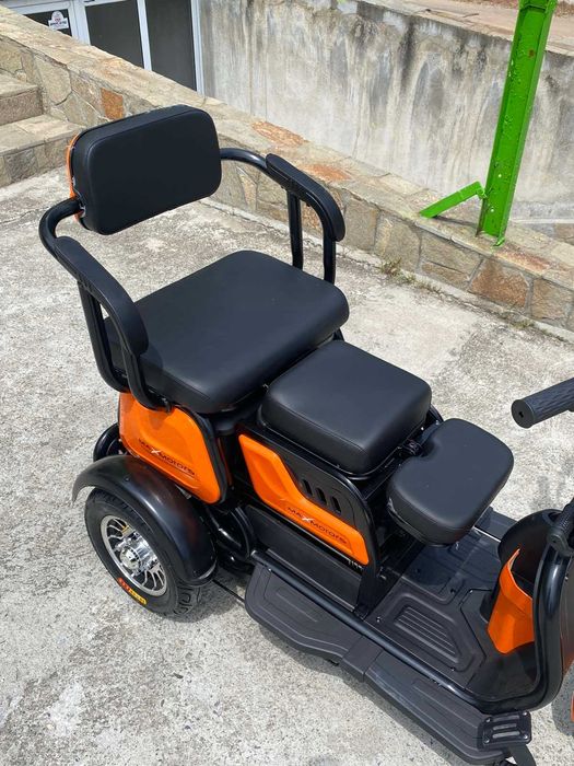 Уникална Триместна Триколка MaxMotors X1