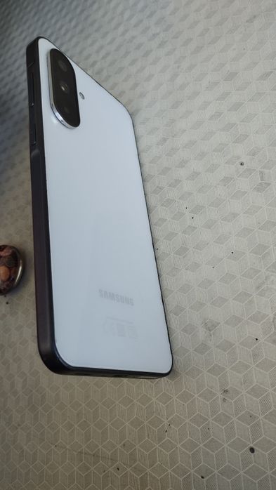 Samsung Galaxy A36 holati yaxshi karobka fakumenti bor bitta aybi ekra