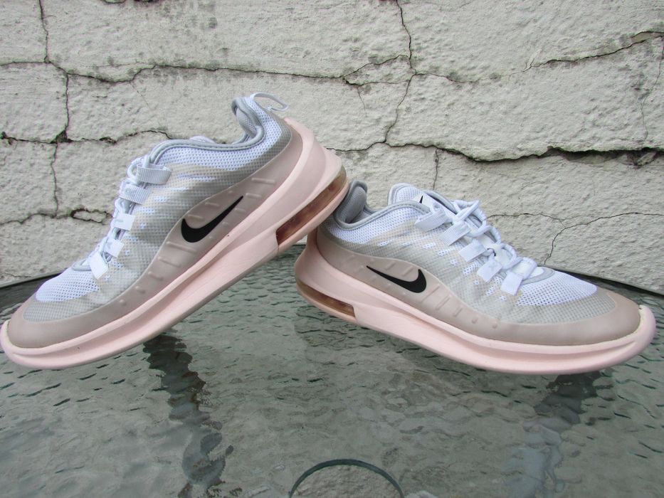 Дамски маратонки Nike Air Max Axis