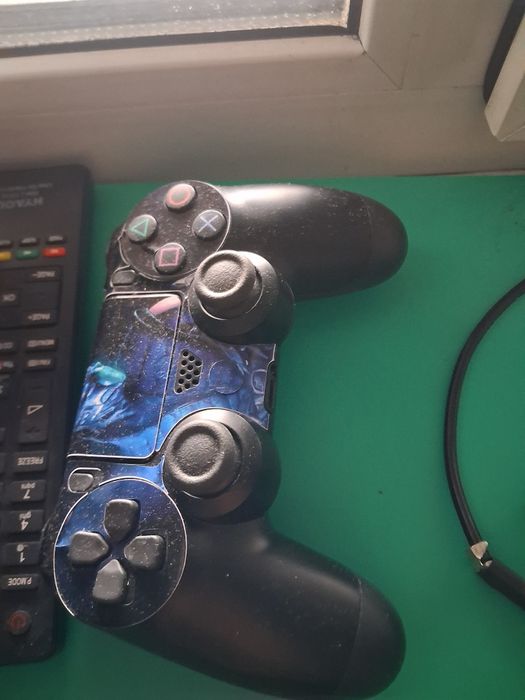 Продам пс 4 про 1 терабайт