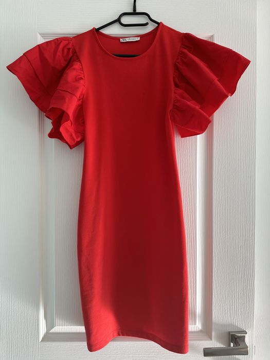 Червена рокля ZARA