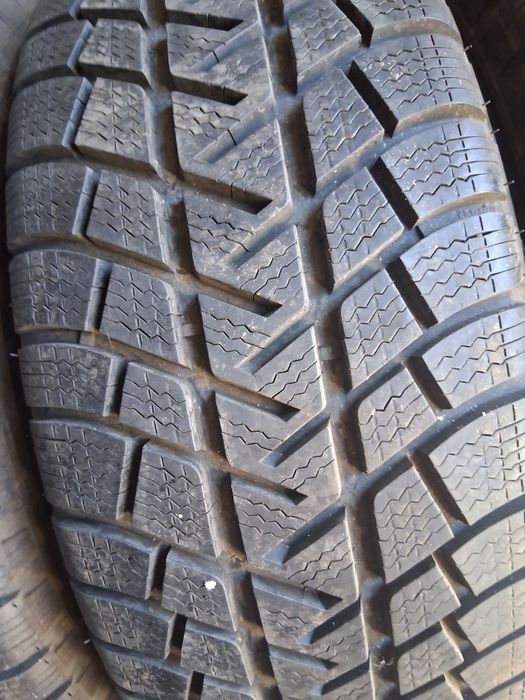 235 60 16 MICHELIN  4броя зимни