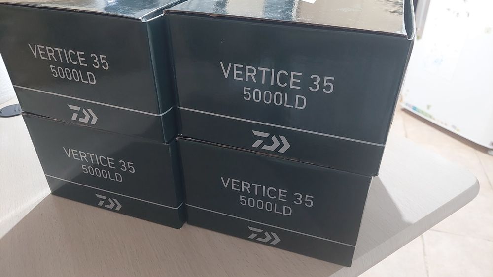 Set 4 mulinete feeder/crap daiwa 24 vertice 35, noi