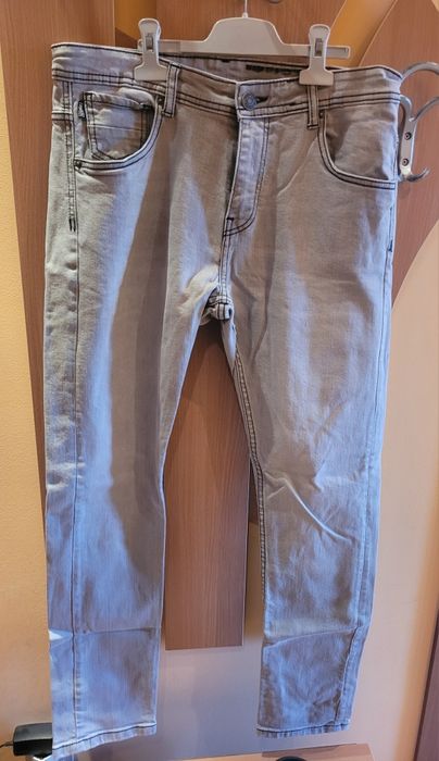 Продавам мъжки дънки