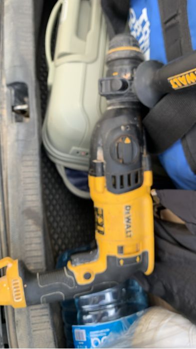 продам срочно перфаратор Dewalt