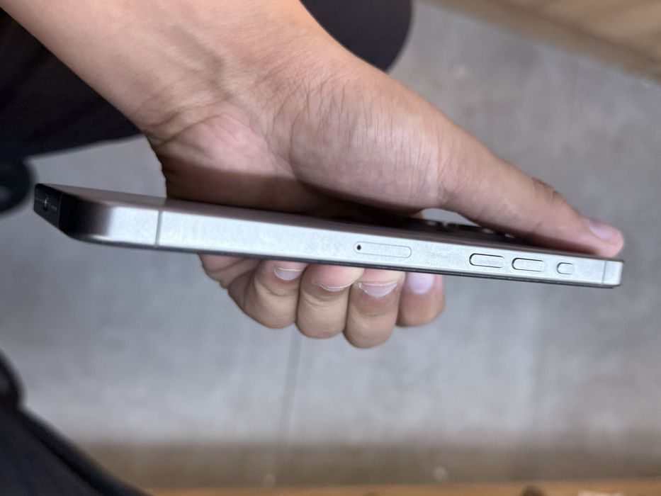 продам 15 pro max 256 79% акб