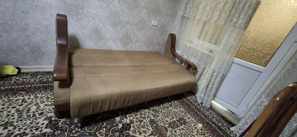 Диван сотилади раскладной