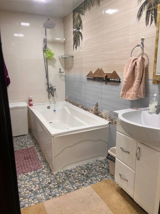 3/4/5 Буюк Ипак ийули,171 школа,кирпич,балкон 2*6.с ремонтом,70 м2