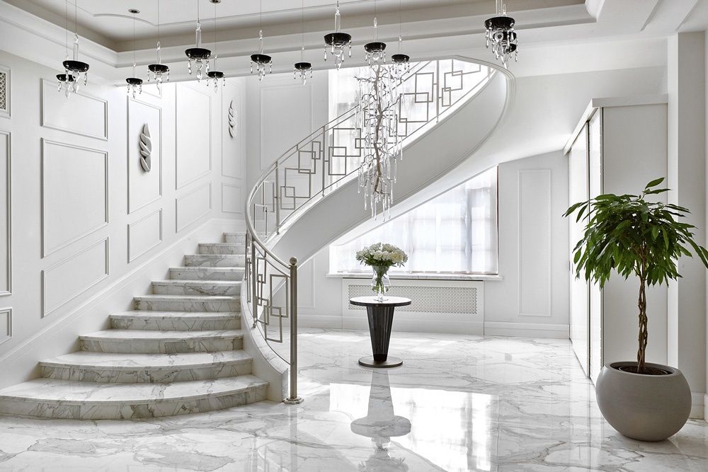 Лестница внутренный из мрамора