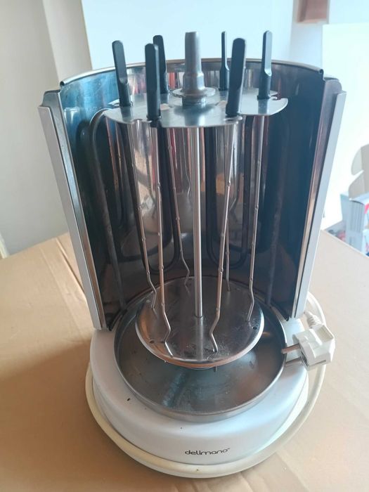 ustensile bucatarie profesionale,robot,razatori,tigaie,oale,grill,strecuratori,tava,ambalaje,tepuse shaorma,capace,mojar
