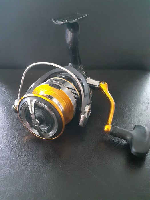 Combo spinning!Lanseta RTB Zephir 5-21g echipata cu  mulineta Daiwa Revlos LT 4000 C