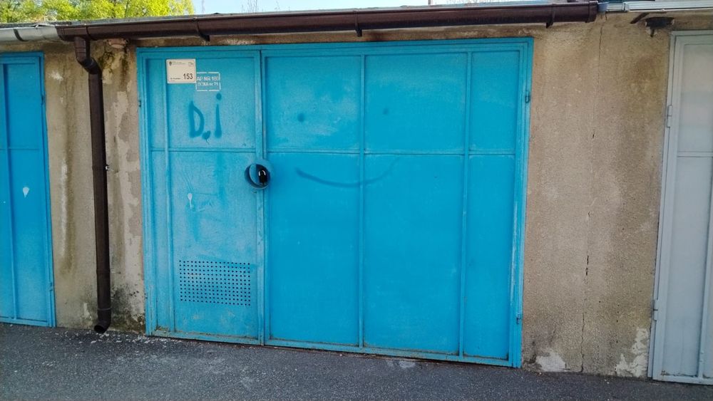 Vand garaj Tg.Mures , Str.Armoniei