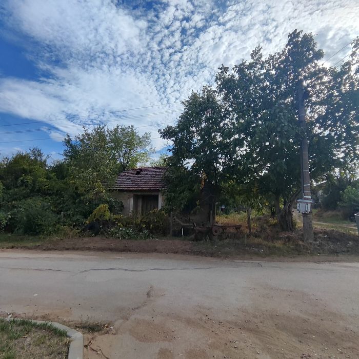 Продавам имот в село Винарово (Видинско)