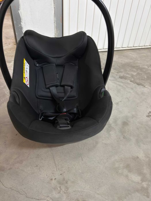 Детско столче с база за кола Vinicci Ergo