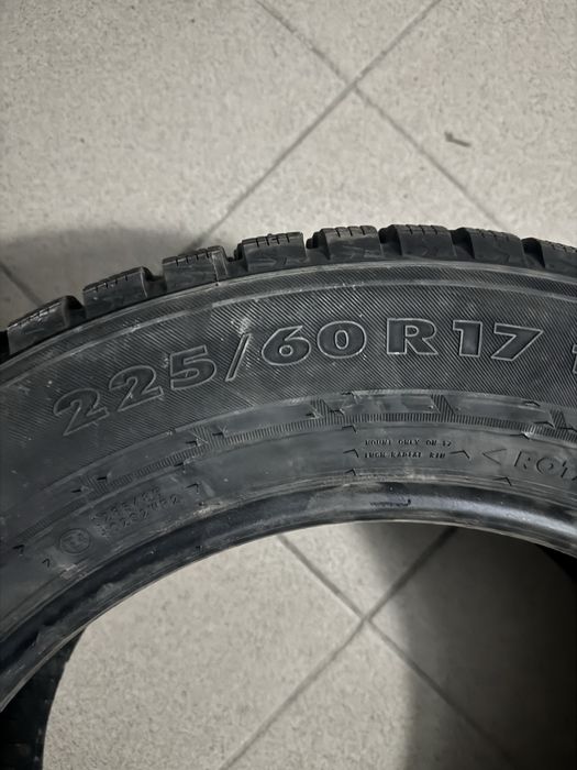 Продам шины б/у R17