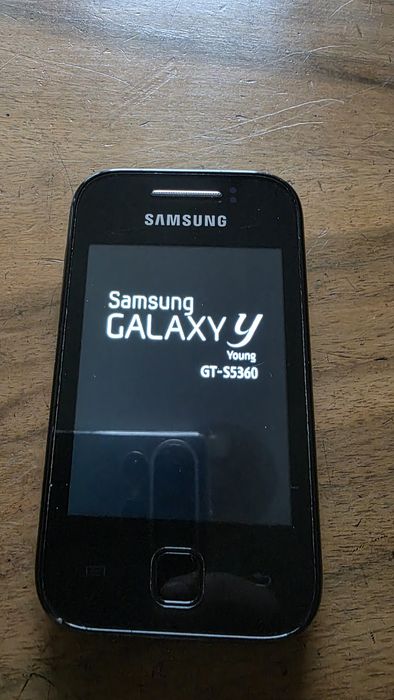 Смартфон Samsung Y GT-S5360
