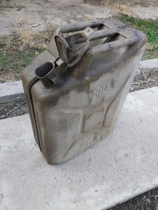 Канистры 20л.Железный