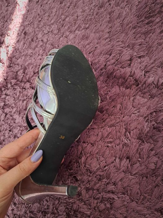 Обувки на ток, 38 номер