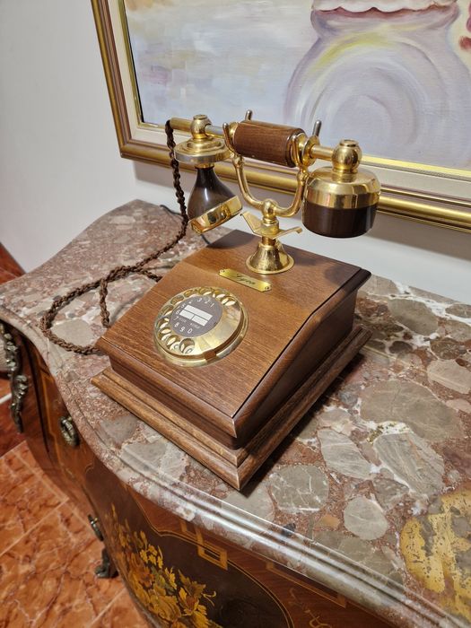 Прекрасен антикварен дървен френски телефон Lyon