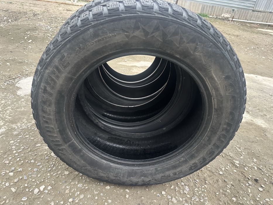 Продам Зимние балоны 215/60 R16