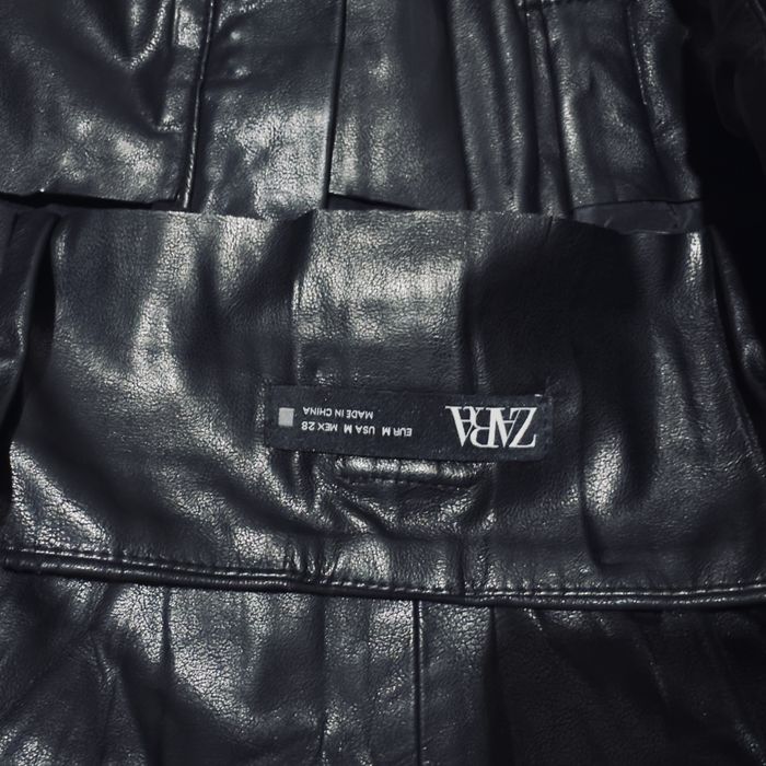 Кожаные шорты Zara размер М