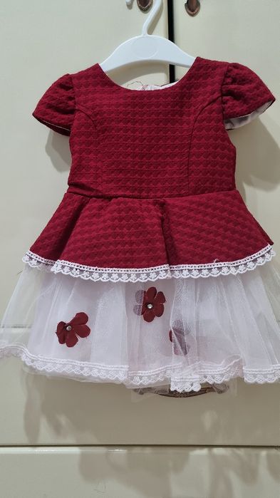 Нарядное платье для девочки до 1 года