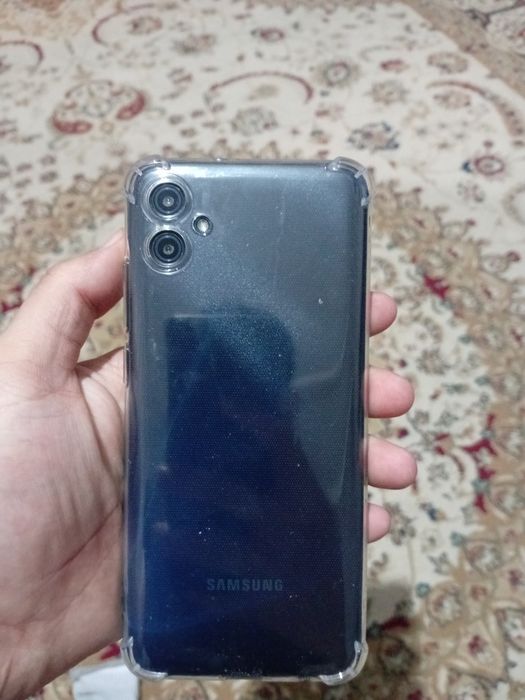 Продаю телефон самсунг а04е