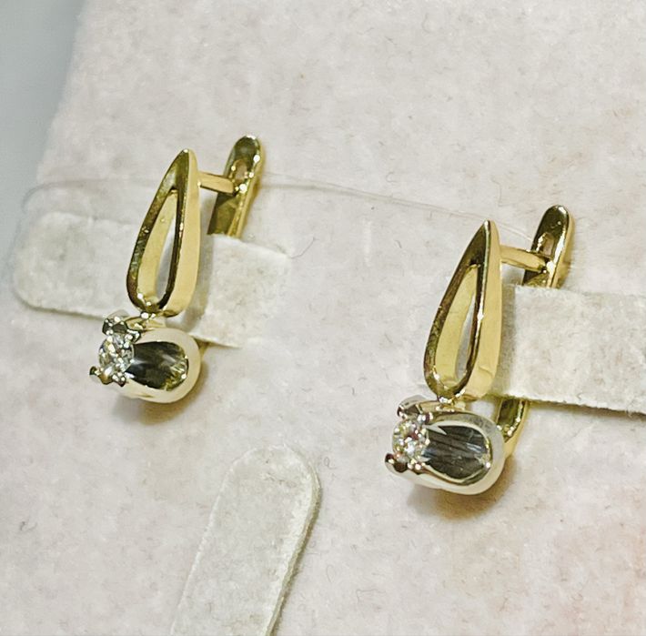 Золотые серьги с бриллиантом 585 Россия