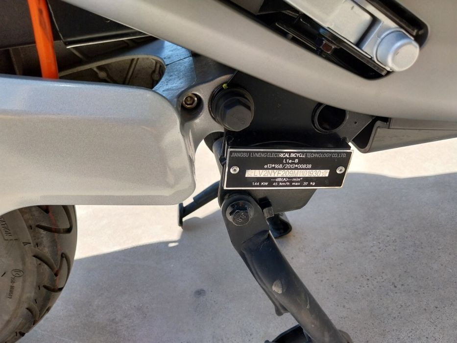 Scuter electric LVNENG LX 04