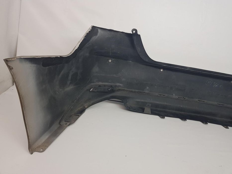 Bara spate Toyota Camry dupa 2017