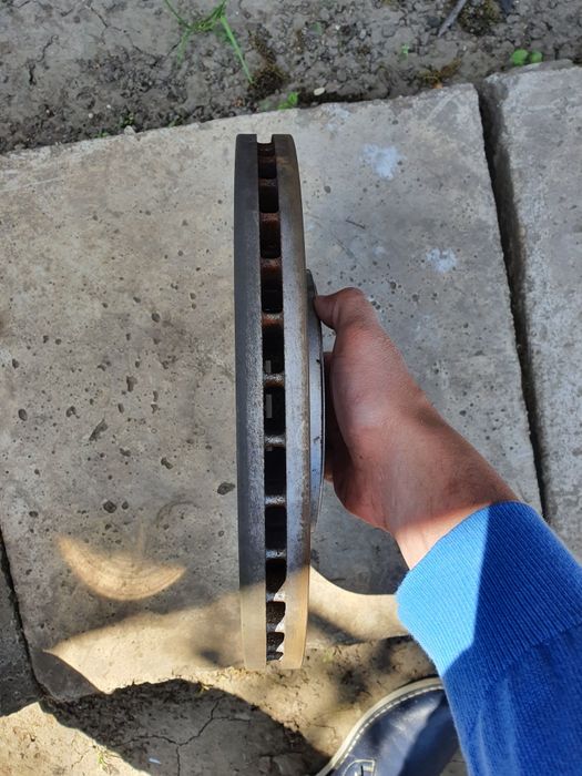 Discuri Frana Aproape Noi