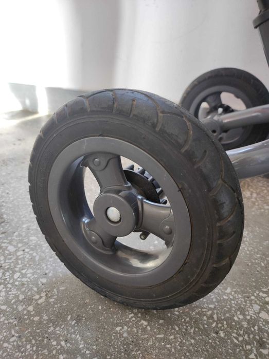 Tricicletă copil, spațioasă, reversibilă, pliabila