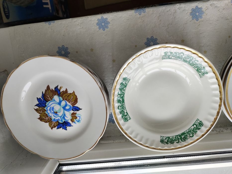 Рюмки, стаканы, стопки, тарелки