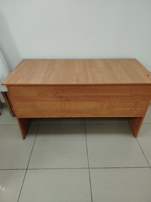 Продам шкаф и стол