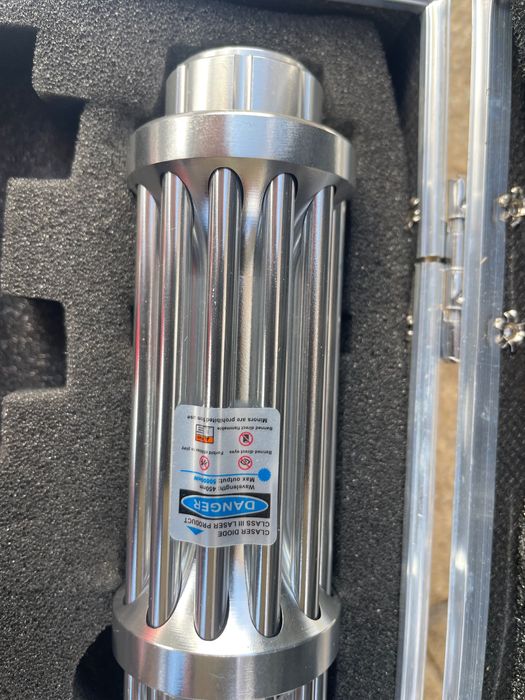 Лазер  лазер мнощен