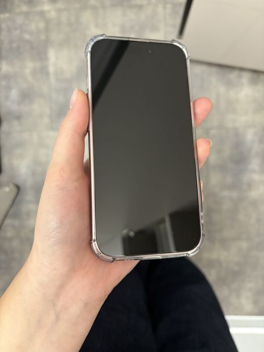 продам Айфон 15 128гб