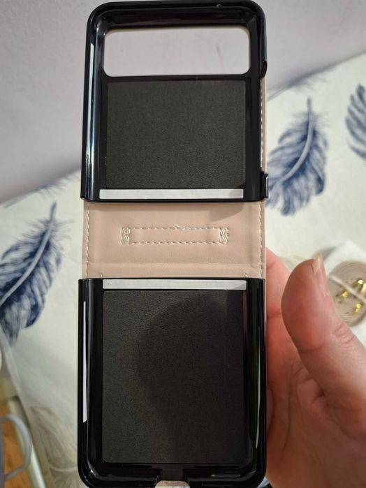 Често нов гръб/калъф за Motorola Razr 40 / Моторола Raz 40 5 G