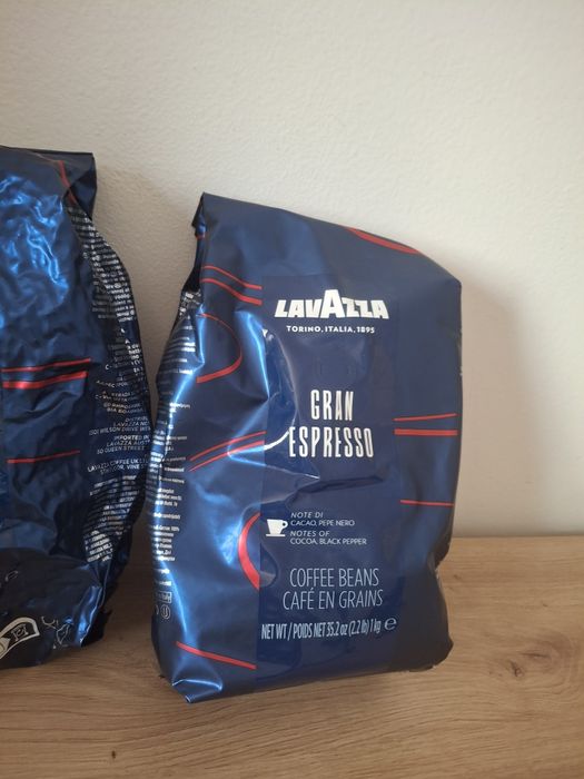 Vand lot cu 2 pungi cu cafea boabe la 1 kg  Lavazza Gran Espresso