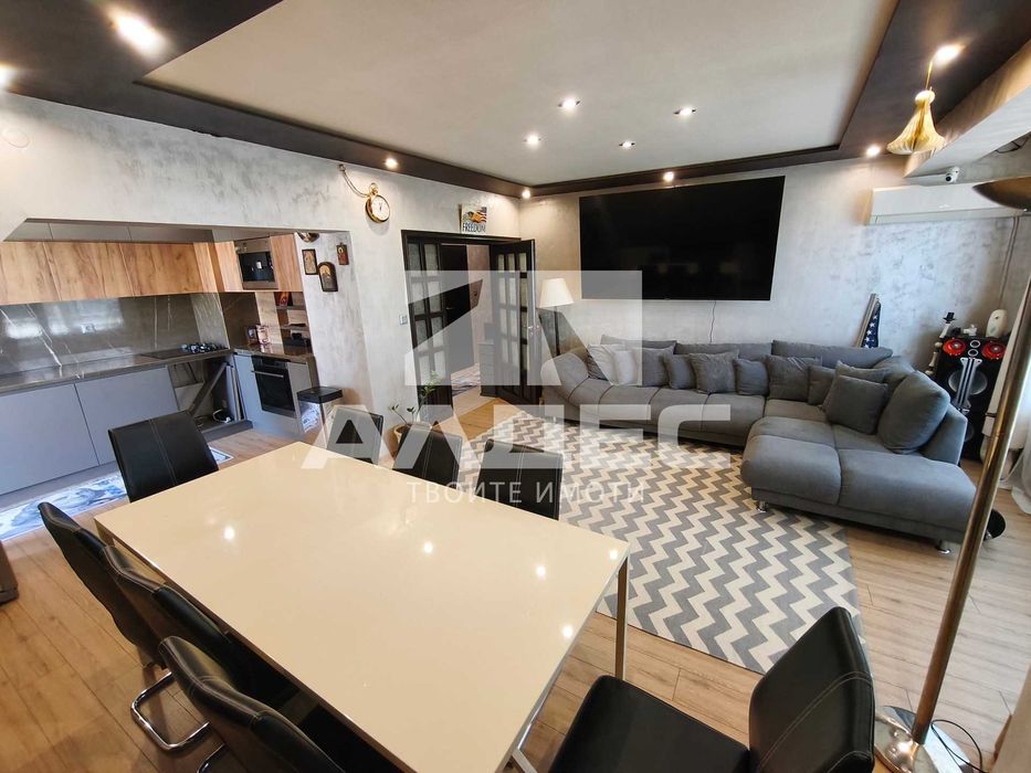 Продава се Тристаен апартамент в София, Студентски град - 120 кв.м за 1360 €/кв.м - Снимка #1