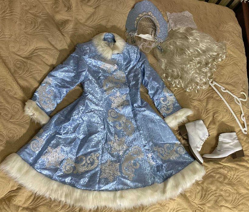 Костюмы  Деда Мороза И Снегурочки аренда