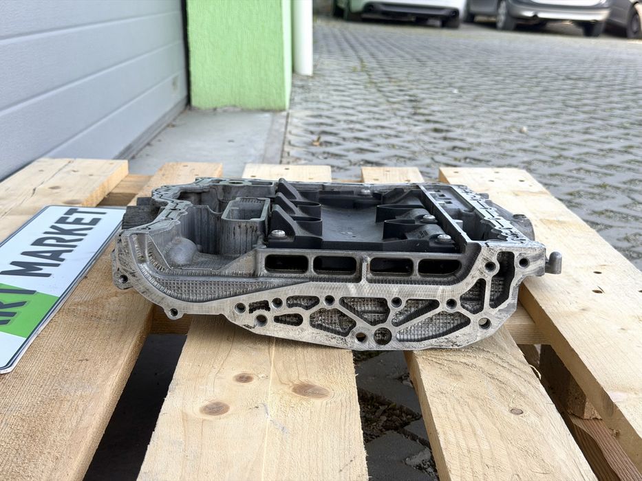 Горен картер AUDI 3.0TFSI 06E103603AJ