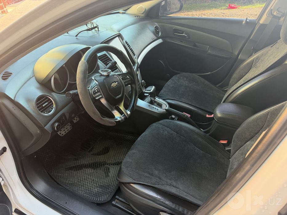 Chevrolet cruze.