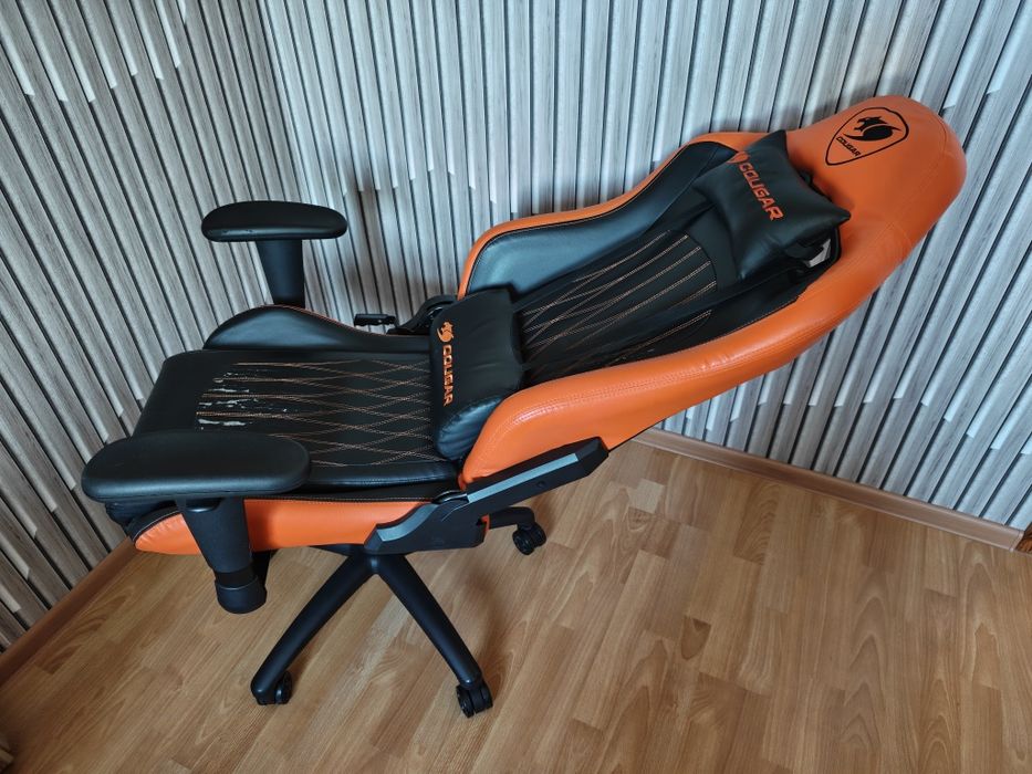 Кресло компьютерное игровое Cougar