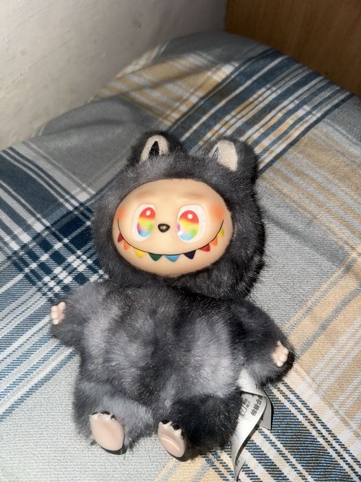 Продам оригинал Лабубу