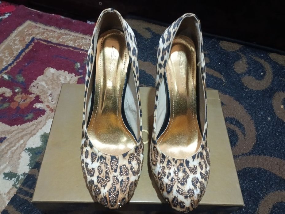 Женские туфли почти янги оригинал