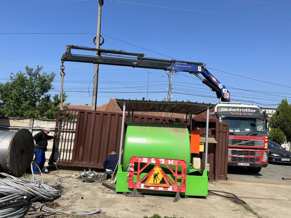 Camion cu macara de închiriat